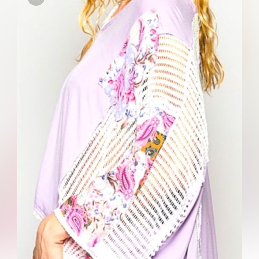 NWOT Lace-Trim Lavender Floral Sleeve Womens Top